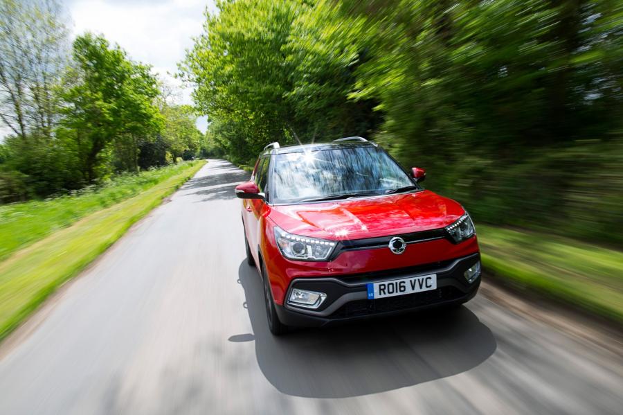  SsangYong Tivoli XLV 2016 года  (UK) (фото 12 из 23)